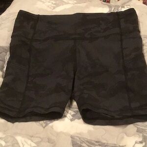 Lululemon black camo bike shorts